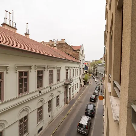 Apartment Kazinczy Deluxe Budapest